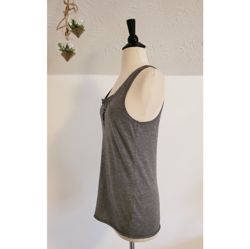 Gap Racerback Tank - Picture 3 of 6